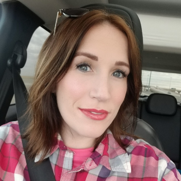 Profile Picture of Casey Meyer (@mrscaseymeyer) on Poshmark