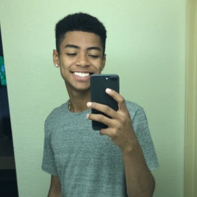 Profile Picture of Hezzy Arthur 🃏 (@CalebA1_) on Twitter