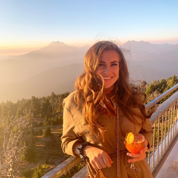 Profile Picture of Katie Colmery (@katie_colmery) on Poshmark