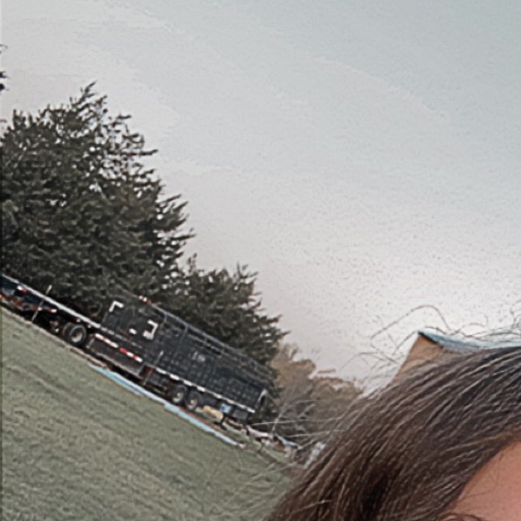 Profile Picture of Brianna Schaffer (@breannaschaffer) on Poshmark