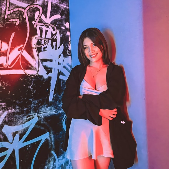 Profile Picture of Avy Casulla (@abracadavy) on Poshmark