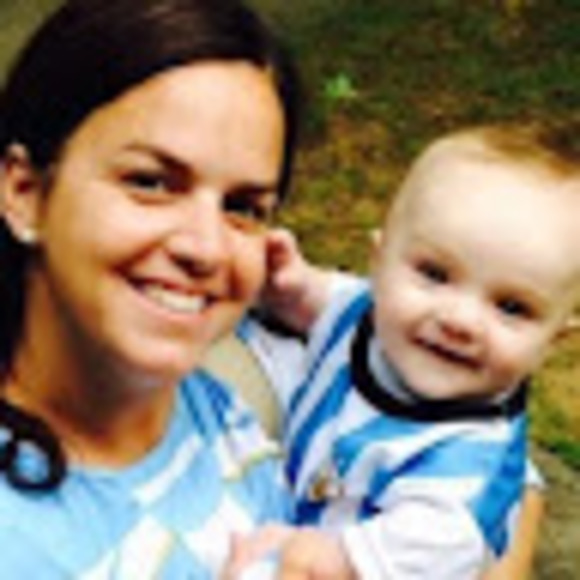Profile Picture of Luz Rossi-jones (@luzrossijones) on Poshmark