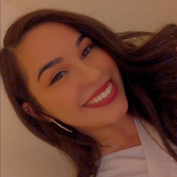 Profile Picture of Sarah Rice (@riceaaroni) on Poshmark