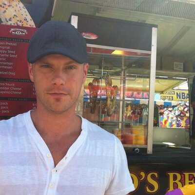 Profile Picture of James D. Lapierre (@jamesdlapierre) on Twitter