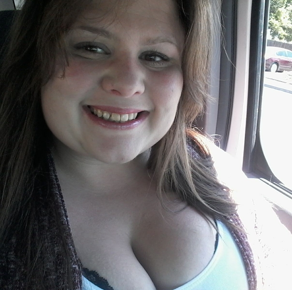 Profile Picture of Mindi Golphenee jones (@jonesmindi81) on Poshmark