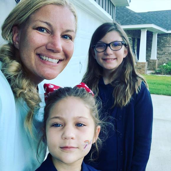 Profile Picture of April Airhart (@aairhart) on Poshmark