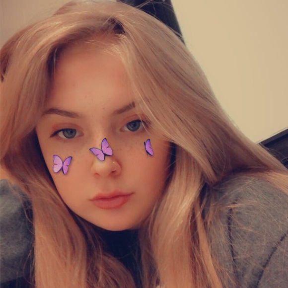 Madison Hilliard - Poshmark Profile Picture of Madison Hilliard (@maddiehilliard9) on Poshmark