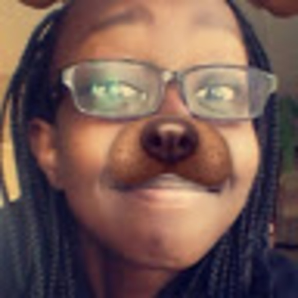 Profile Picture of Tracy Rutagengwa (@tracyrutagengwa) on Poshmark