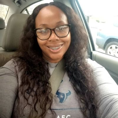 Profile Picture of April Core (@aprilcore2) on Twitter