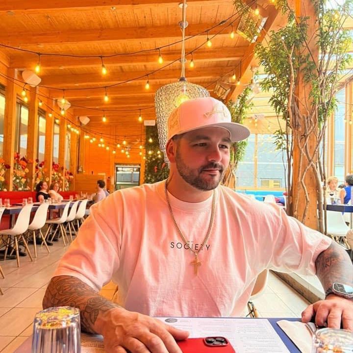 Profile Picture of Jeff Moffet (@@jeffmoffet) on Tiktok