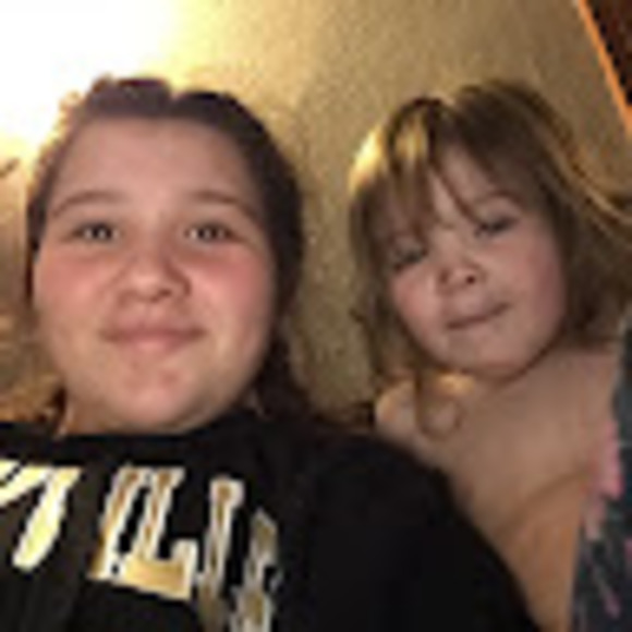 Profile Picture of Madison Smothers (@madisonsmothers) on Poshmark