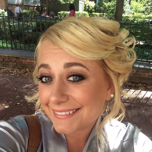 Profile Picture of Andrea Mayer (@amayer0) on Poshmark