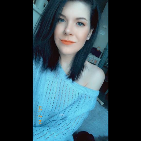 Profile Picture of Brianna Bowyer (@briannabowyer22) on Poshmark