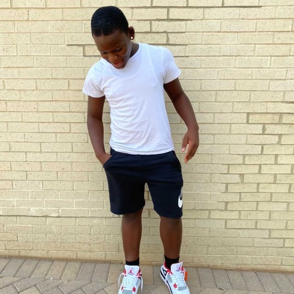 Profile Picture of Markeith Hines (@2goliveeee_) on Poshmark