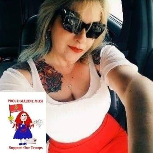 Profile Picture of Veronica Horne (@mschaotic) on Poshmark