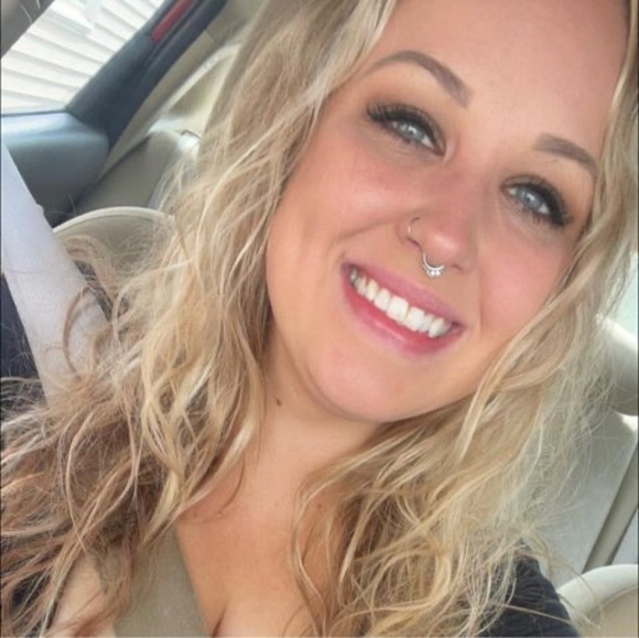 Profile Picture of Rachael Alvarado (@rachaelak219) on Poshmark