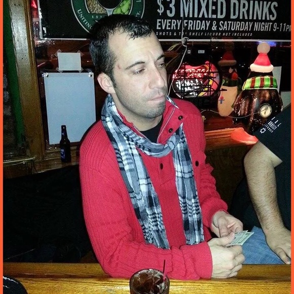 Profile Picture of David Mineo (@dmineo18) on Poshmark