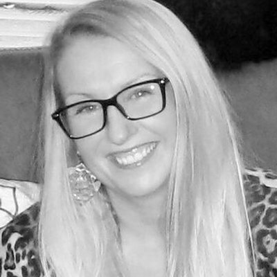 Profile Picture of Gill Ritchie (@DclutterDahling) on Twitter