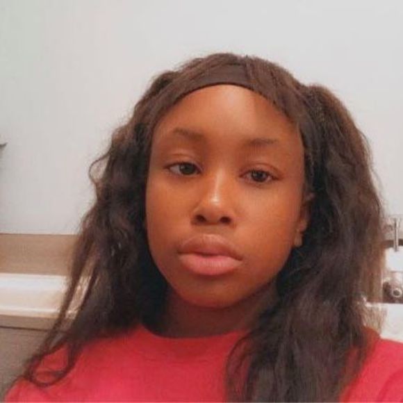 Profile Picture of Kiki Broomes (@kikibroomes) on Poshmark