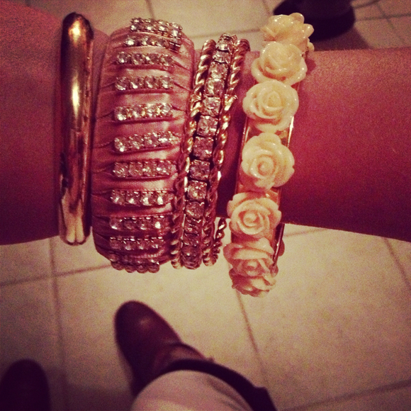 Profile Picture of Sarah Legallo (@sarahhlg) on Poshmark