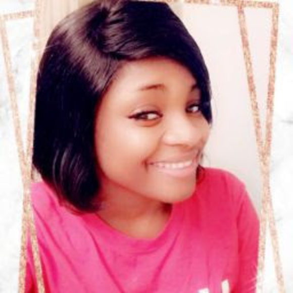 Profile Picture of Tatiana Foute (@tatiana_foute) on Poshmark