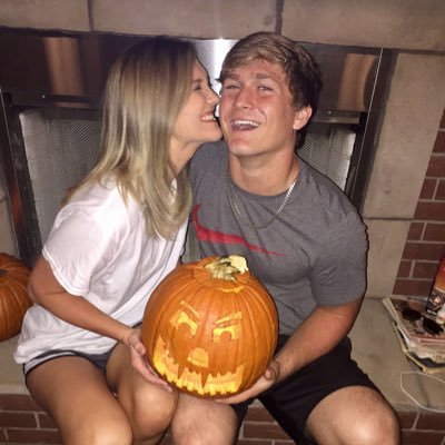 Profile Picture of Dustin Cleckler (@Dustin10120) on Twitter