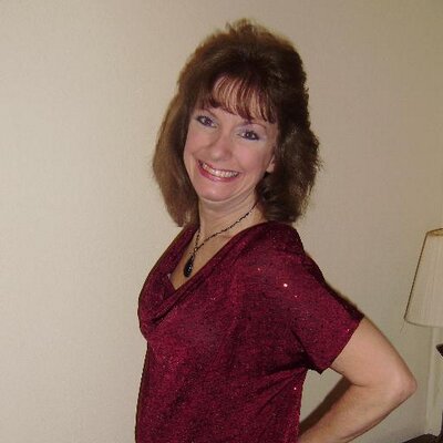 Profile Picture of Lisa Jenkins Waggett (@sugar4120) on Twitter