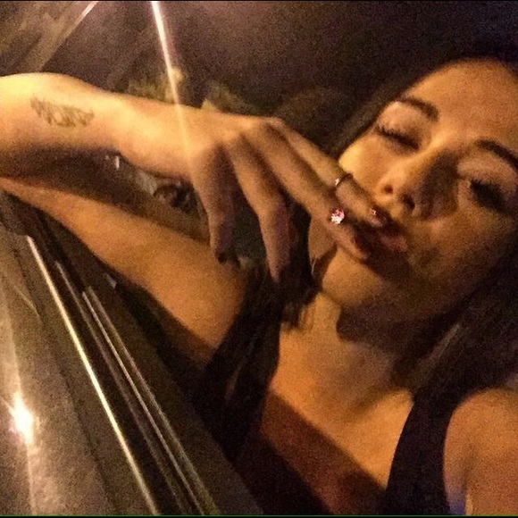 Profile Picture of Adrianna Phelps (@palelatinv) on Poshmark