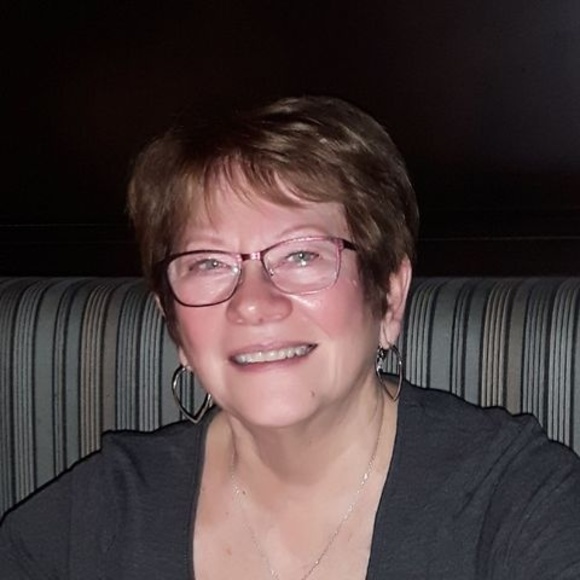 Profile Picture of Linda Cashin (@lindacashin) on Poshmark