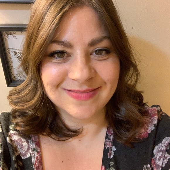 Profile Picture of Kristina Stoken (@kstoken) on Poshmark