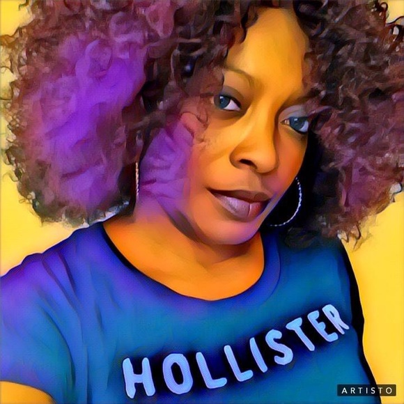 Profile Picture of Stacy Addison (@blakrose566) on Poshmark