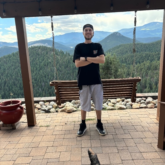 Andrew Jarvis - Poshmark Profile Picture of Andrew Jarvis (@andrewjayy98) on Poshmark