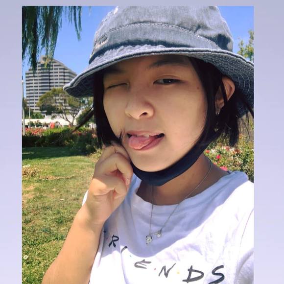 Profile Picture of Huynh Nguyen (@huynhnguyen984) on Poshmark