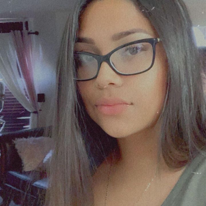 Profile Picture of Annecalderon6 (@annecalderon6) on Tiktok
