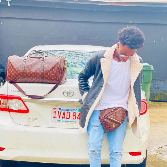 Heritier Heritier - Poshmark Profile Picture of Heritier Heritier (@heritierh) on Poshmark