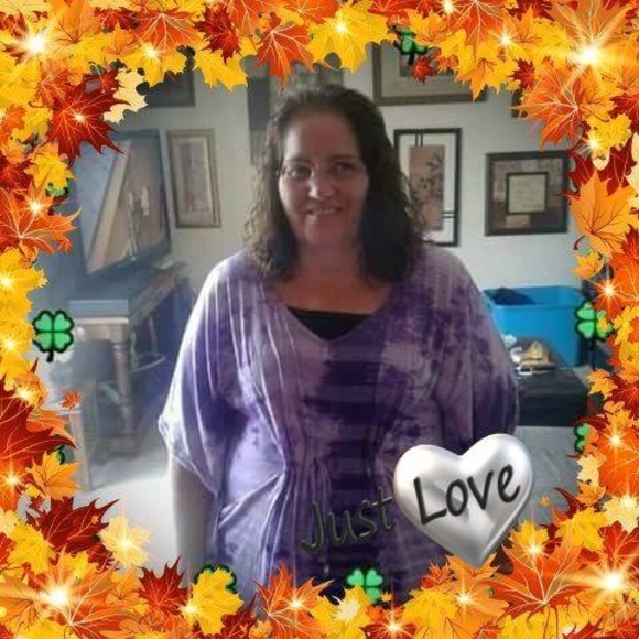 Profile Picture of Cheryl Bland (@blandcheryl67) on Poshmark