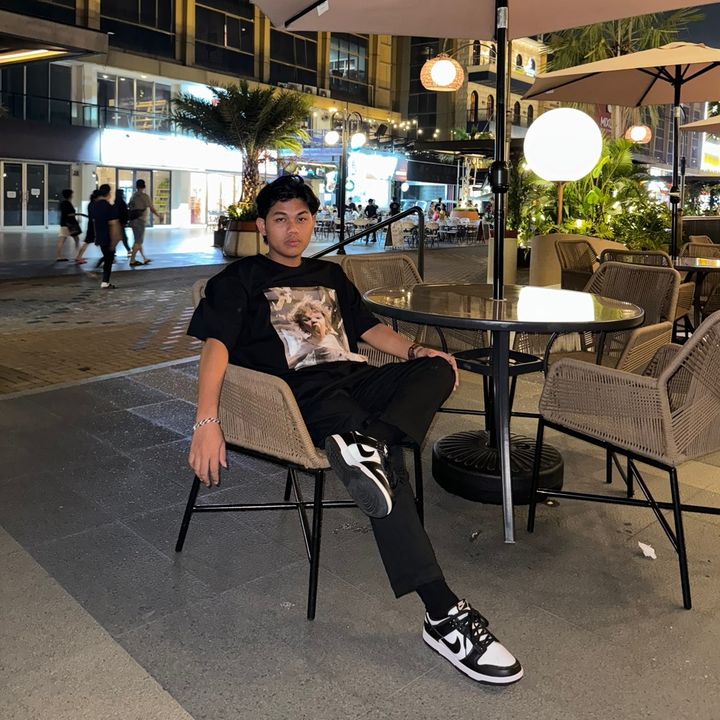 Profile Picture of 𝕽𝖆𝖓𝖉𝖞 (@randyscarlet) on Tiktok