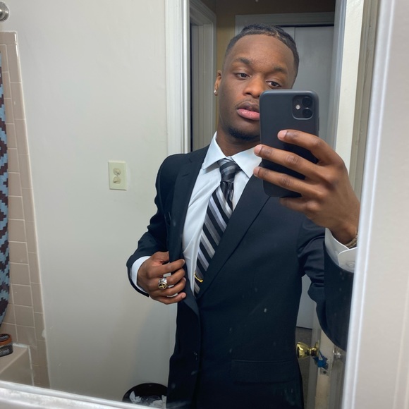 Profile Picture of Jared Tamale (@jaredisrare) on Poshmark