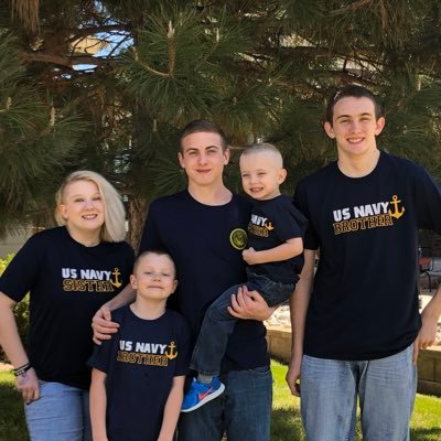 Profile Picture of Crystal Graves (@cloverluv) on Twitter