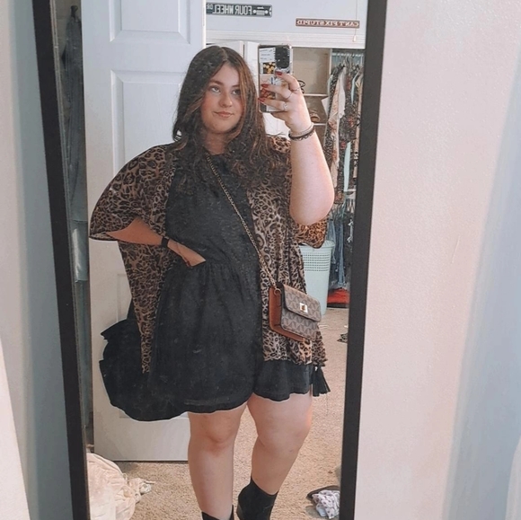 Joella Emaus - Poshmark Profile Picture of Joella Emaus (@joellaemaus) on Poshmark