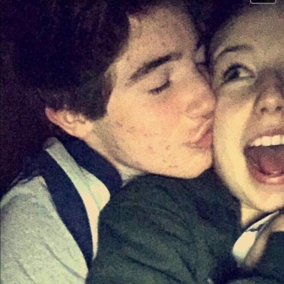 Profile Picture of Joey Schmidt (@joeyschmidt2810) on Poshmark