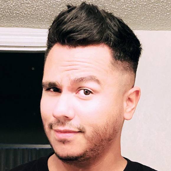 Profile Picture of Felipe Gaona (@felipegaona) on Poshmark