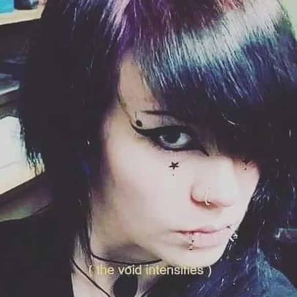 Profile Picture of Xena Tilden (@xenatilden) on Poshmark