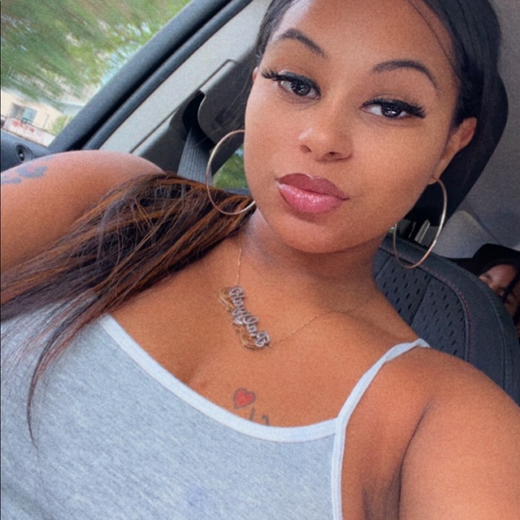 Profile Picture of Aaliyah Rodriguez (@aaliyahrodri152) on Poshmark