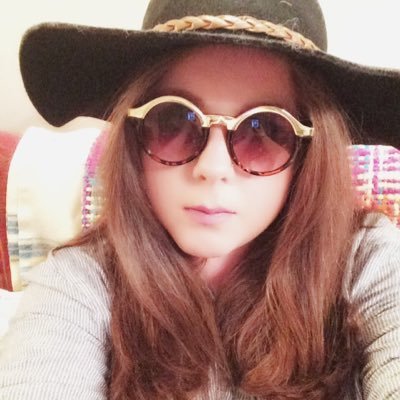 Profile Picture of Maria Matthews (@Hella_Holla) on Twitter