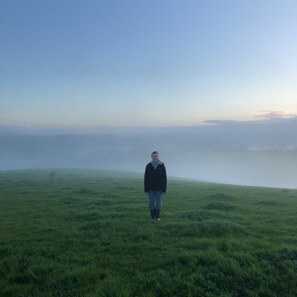 Profile Picture of Erin Kerns (@erinnkerns) on Poshmark