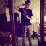 Profile Picture of derrick schneider (@derricknuchols23) on Instagram