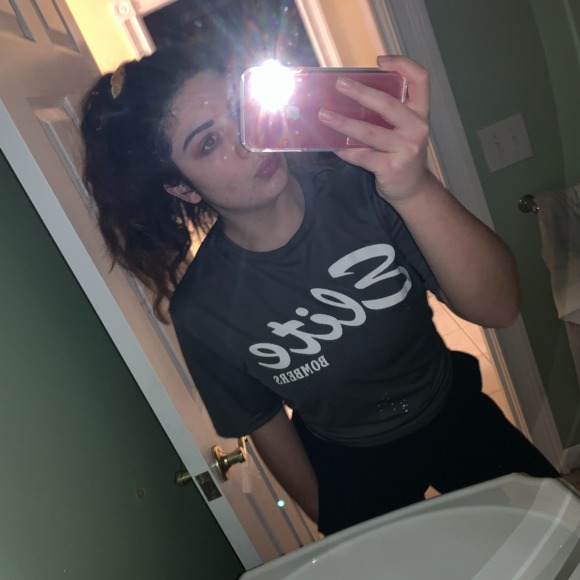 Profile Picture of Lauren Macera (@laurmac11) on Poshmark