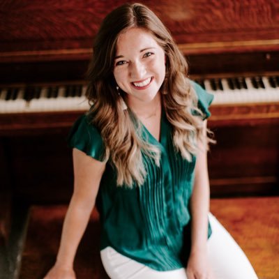 Profile Picture of Brianne Hogan (@brianne_hogan) on Twitter