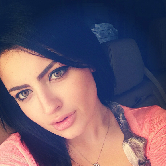 Profile Picture of Mariejoe Sahyoun (@mjsahyoun) on Poshmark